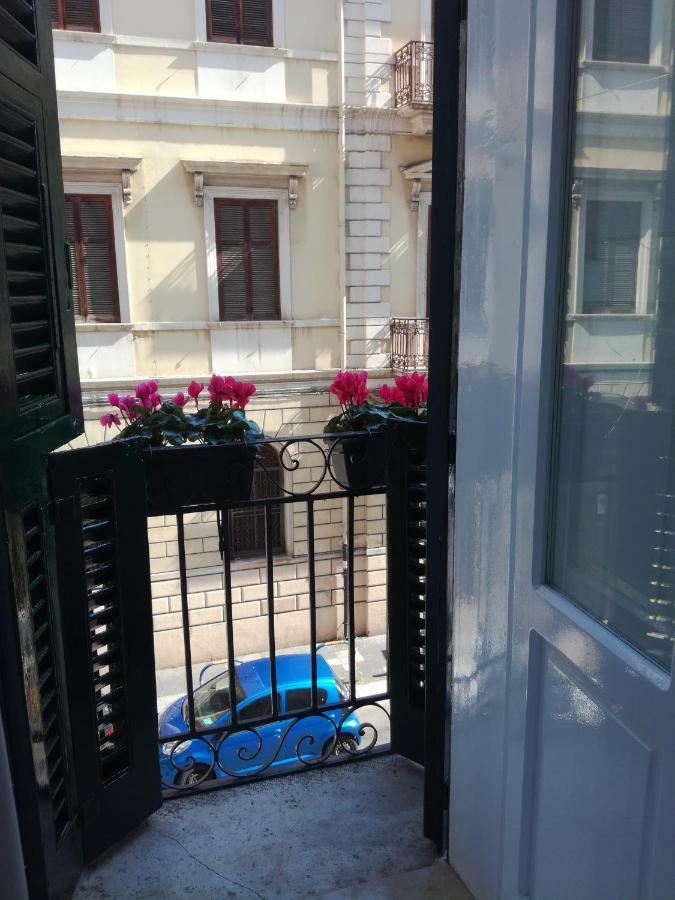 Ferienwohnung Cairoli 79 Bari Exterior foto