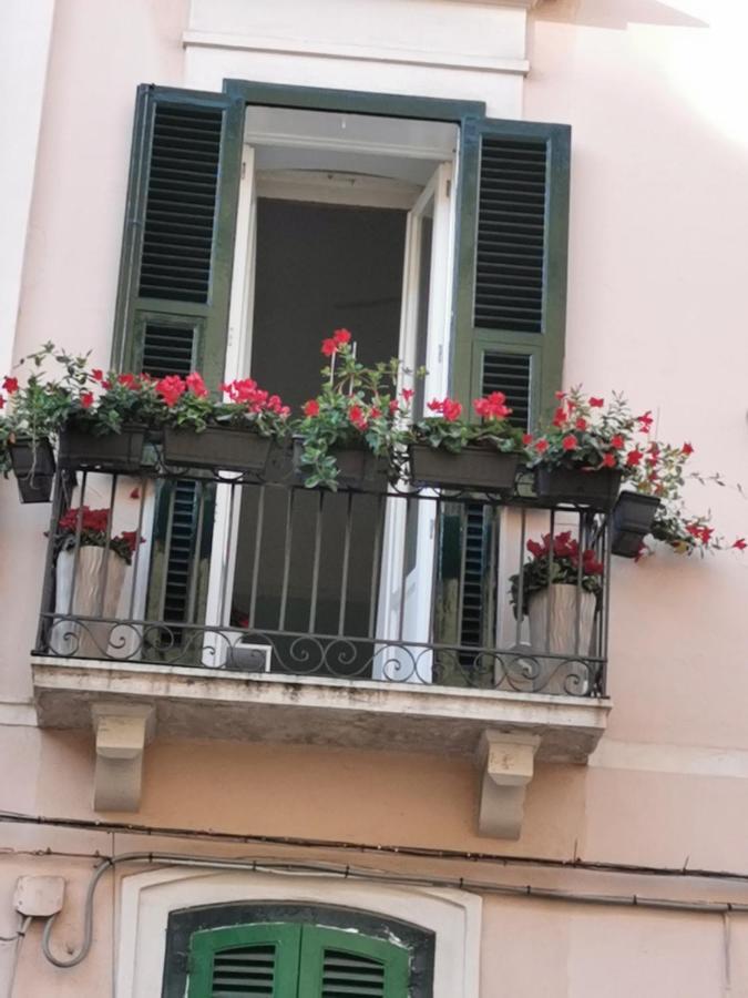 Ferienwohnung Cairoli 79 Bari Exterior foto